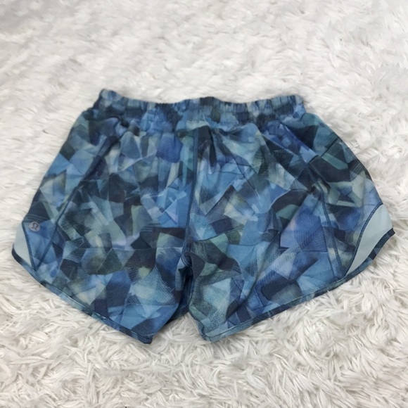 Lululemon Hotty Hot Short II *Long 4" City Shadow Alpine White Multi / Blue Glow - Picture 7 of 7